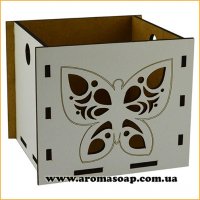Wooden square flowerpot with Butterfly