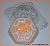 Bee on honeycomb 125 g (plastic England)